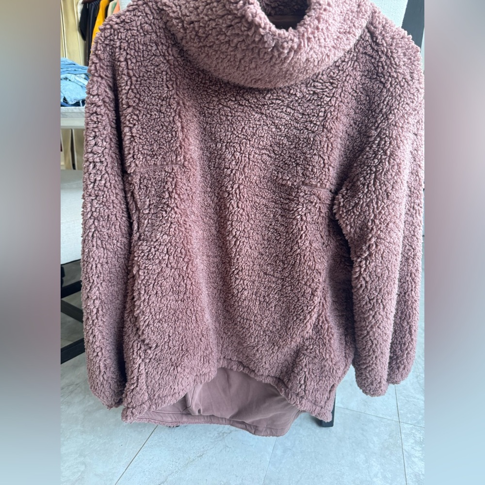 LULULEMON, Cozy Pink Sherpa Pullover